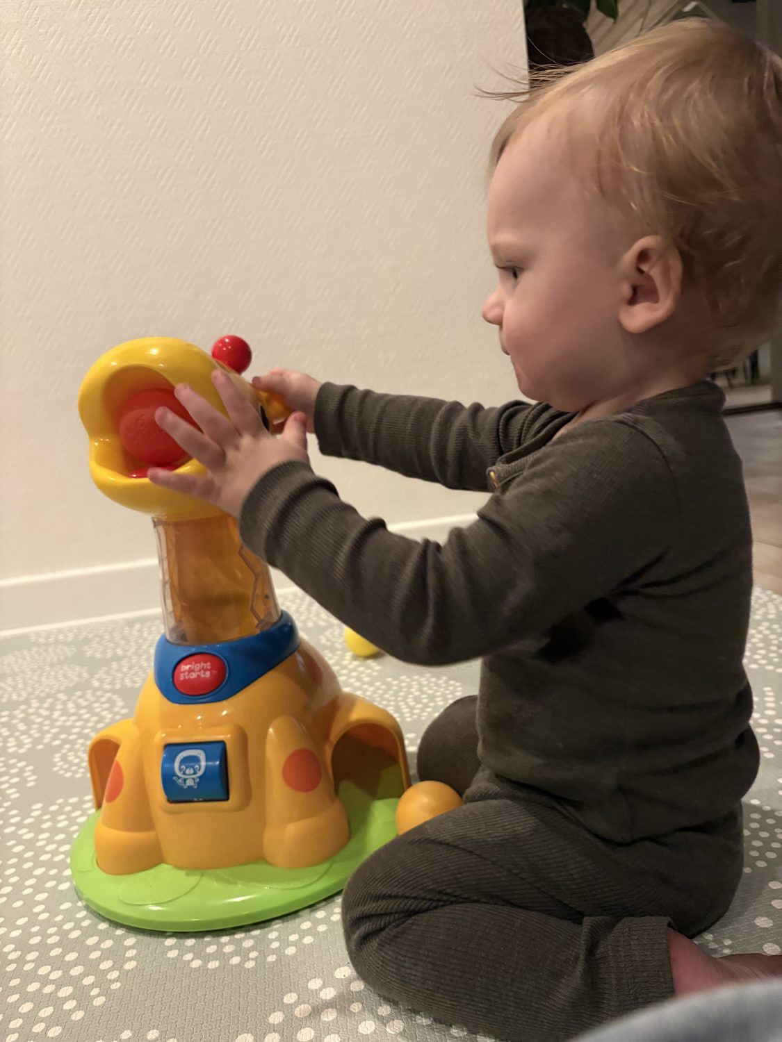 annonce 

Testfamilien har testet Spinnin’ Spots Giraf™ og Poppin’ Ball Frog™ boldspil fra Bright St