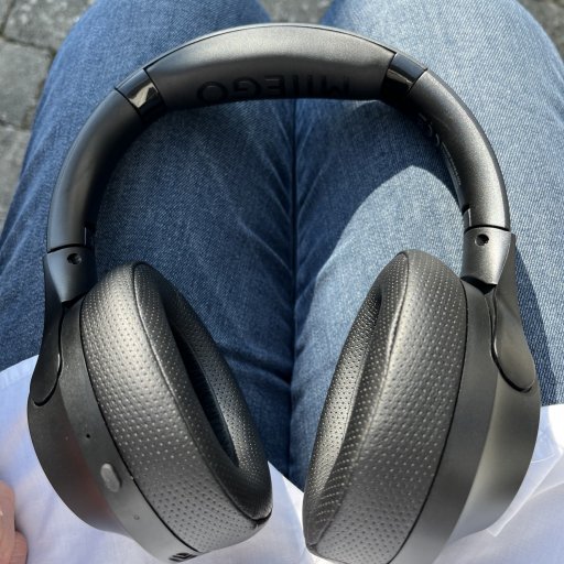 De har et fint stilrent design og virker på ingen både stor selv om man evt. har et lille hoved